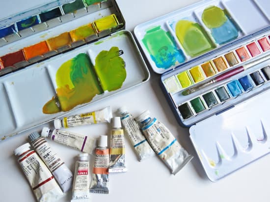 watercolour-paint-tubes-or-pans